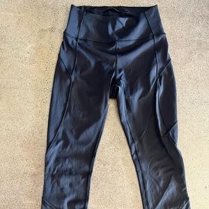 Lululemon leggings black 19” crop